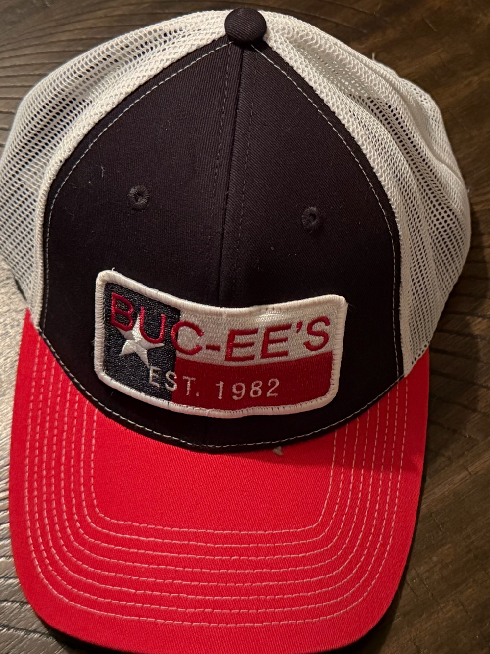 Buc-ee's Men’s Red & Black Trucker Cap